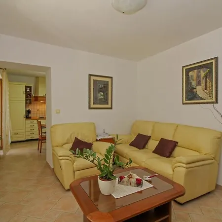 Holiday home Alena In Debeljuhi