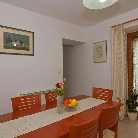 Holiday home Alena In Debeljuhi *
